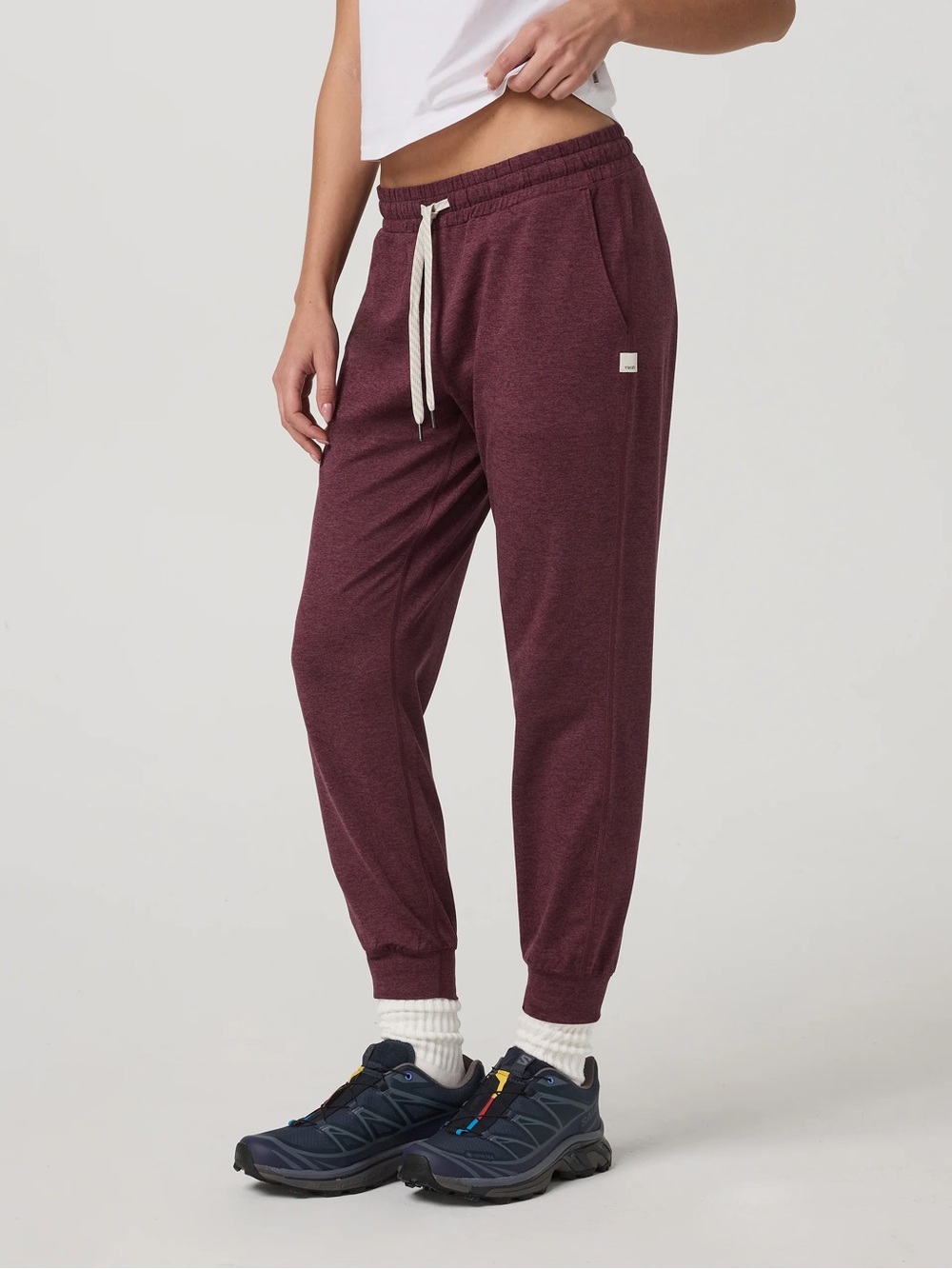 Vuori Performance Jogger Dreamknit Women's Size Small In Fig Heather - Picture 2 of 8